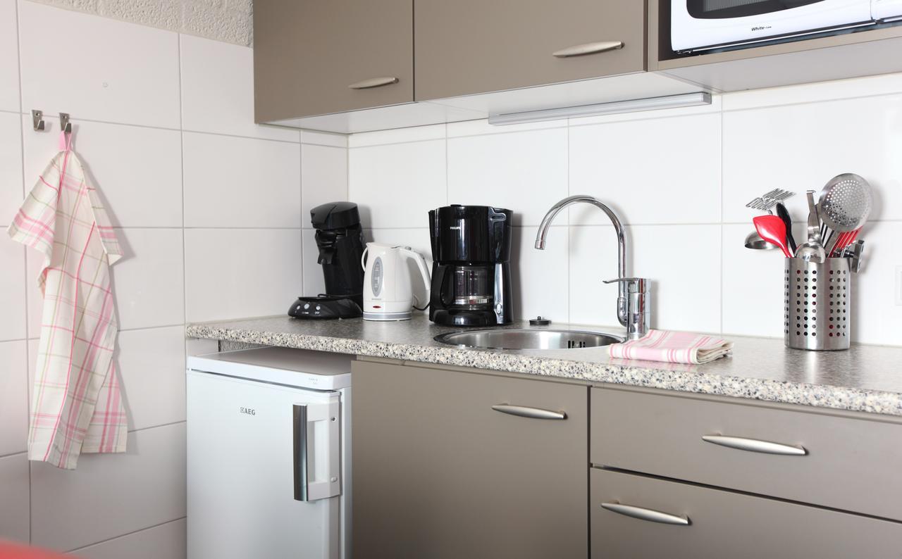 Roompot Schin Op Geul Born Bilik gambar
