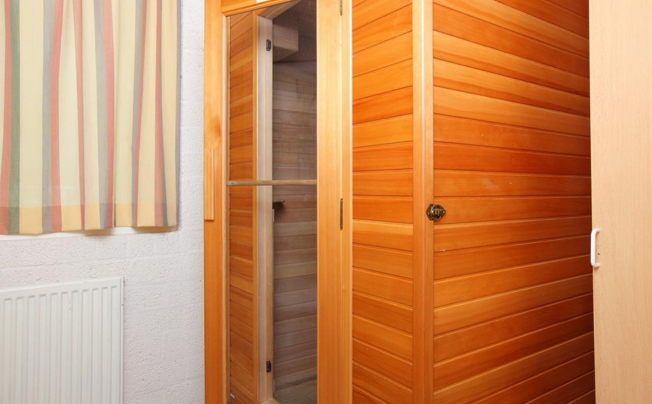 Roompot Schin Op Geul Born Bilik gambar